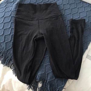 Lulu Lemon Align - Black - 25 in